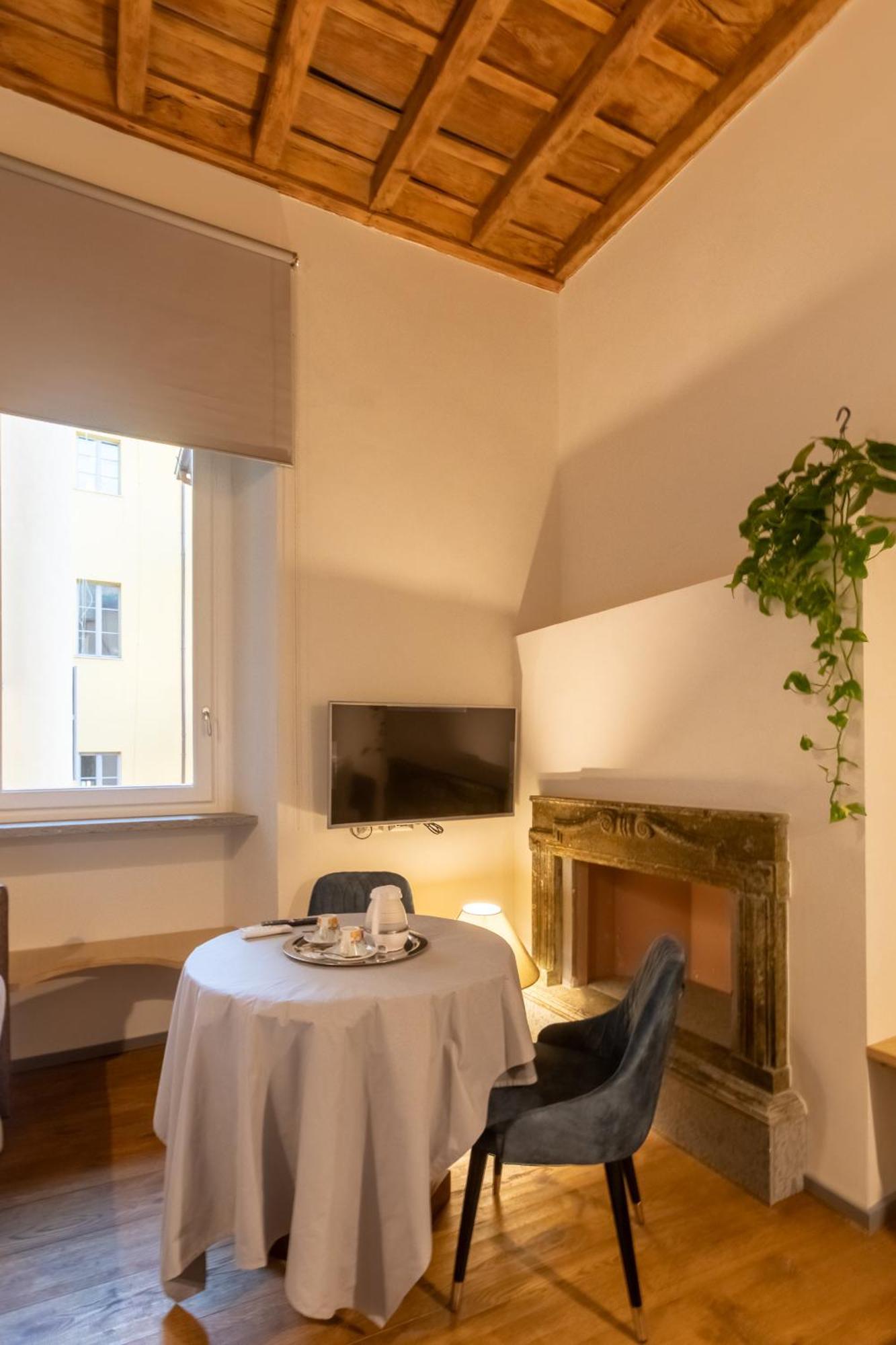 Fontana Di Trevi Roma Luxury Suite Exterior photo