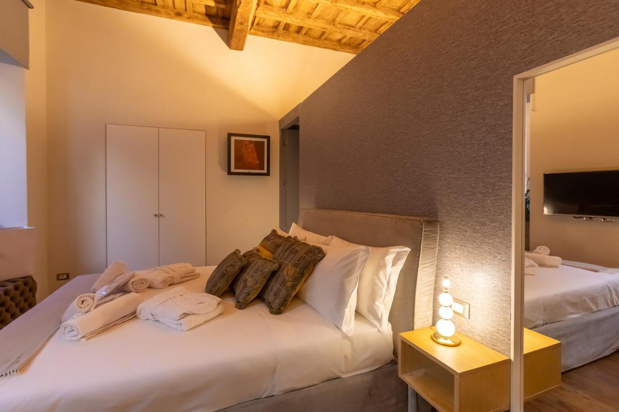 Fontana Di Trevi Roma Luxury Suite Exterior photo