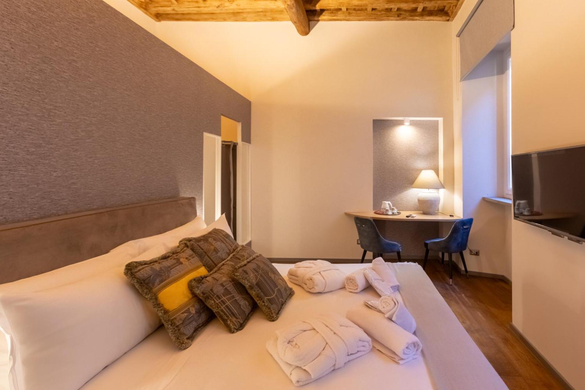 Fontana Di Trevi Roma Luxury Suite Exterior photo