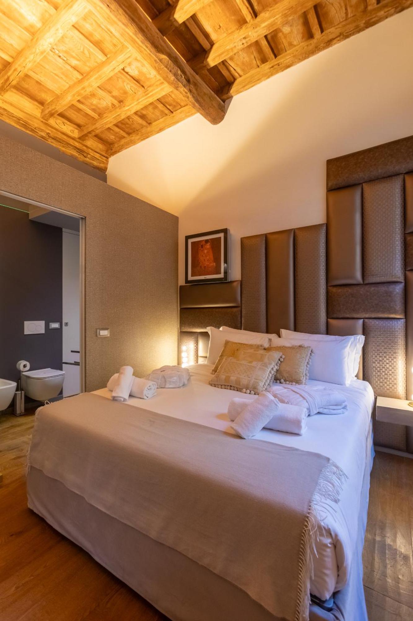 Fontana Di Trevi Roma Luxury Suite Exterior photo
